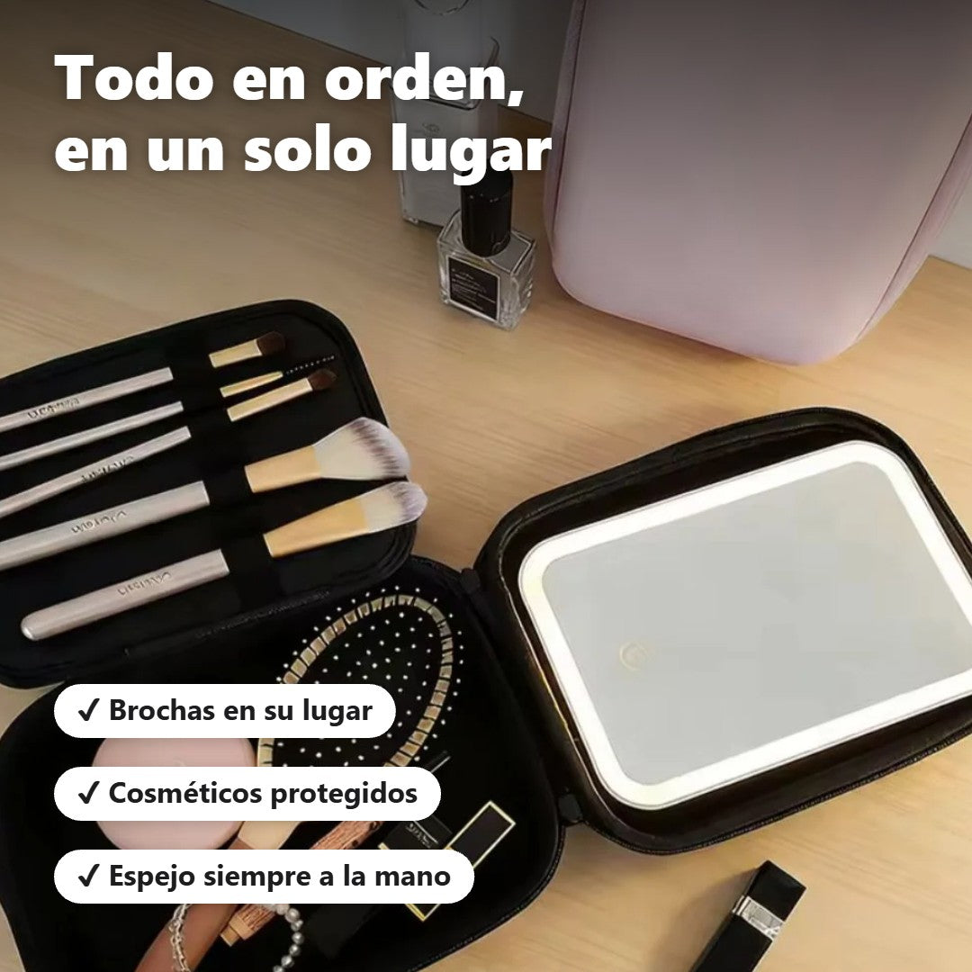 Interior organizado de la cosmetiquera